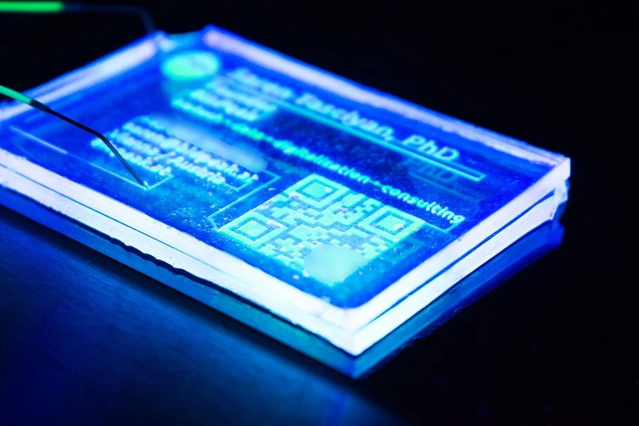 Microfluidic business card